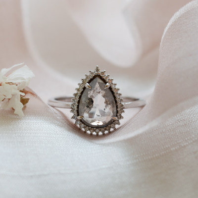 Halo luxury ring with salt and pepper diamond NOEMI