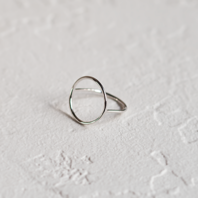 Minimalistic gold ring with the circle NORE