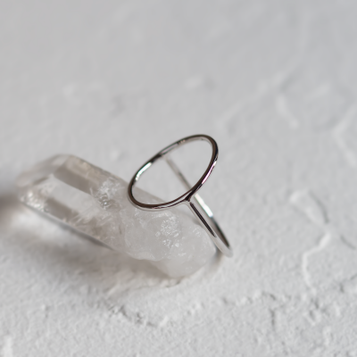 Minimalistic gold ring with the circle NORE