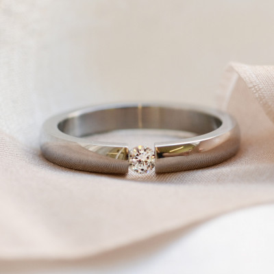 Snubní zlaté prsteny s diamantem MOLLE