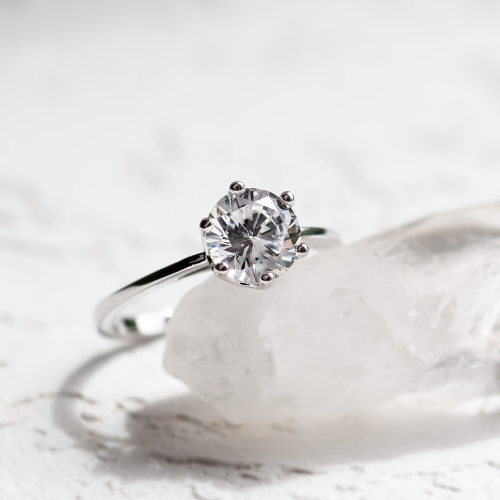 Luxury engagement ring with lab grown diamond OLLAF