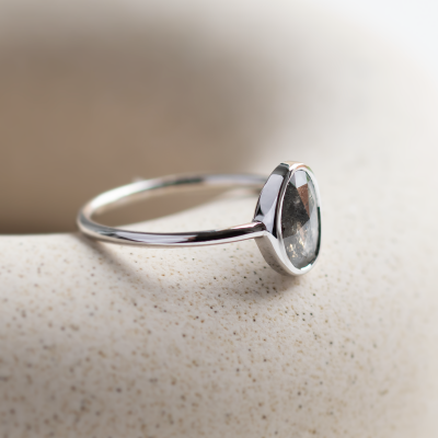 Gold oval salt and pepper diamond ring ONORATO