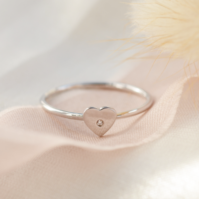 Stříbrný prsten ve tvaru srdce s diamantem PATRICIA