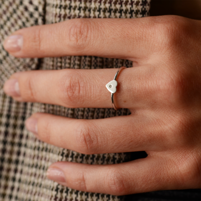 Zlatý prsten ve tvaru srdce s diamantem PATRICIA
