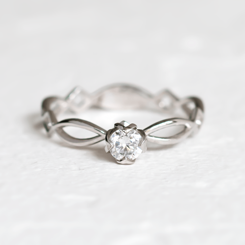 Propletený prsten s lab-grown diamantem QUEENO