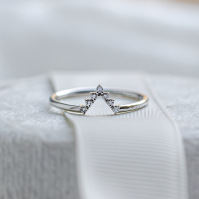 Diamond curved wedding ring REGGIANA