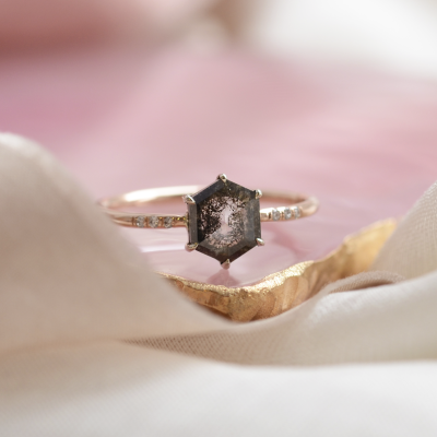 Gold ring with hexagon salt and pepper diamond REVEL