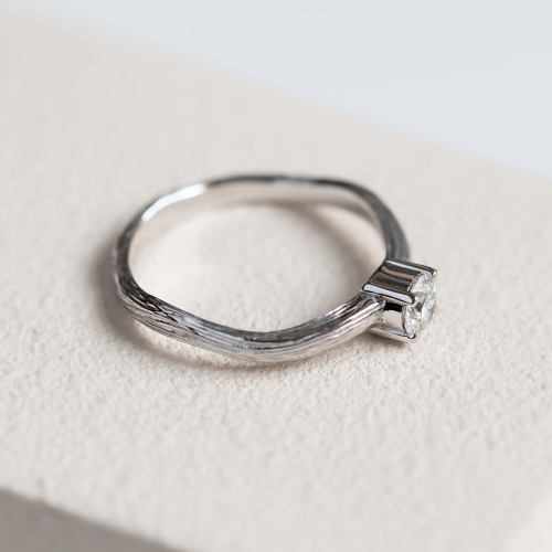 Atypical engagement ring with lab-grown diamond and tree bark surface RIANA