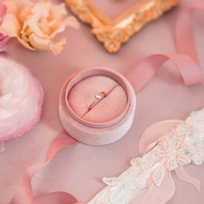 Delicate gold ring with morganite ROSALIS