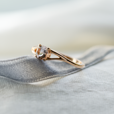 Delicate gold ring with morganite ROSALIS