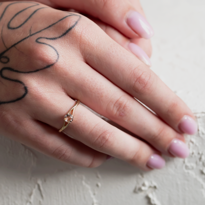 Delicate gold ring with morganite ROSALIS