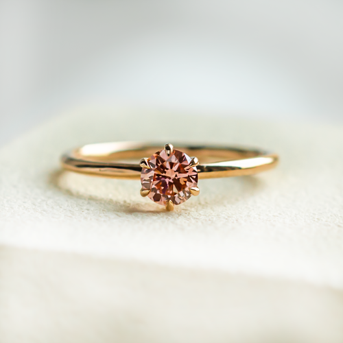 Minimalistický zásnubní prsten s růžovým lab grown diamantem ROSE