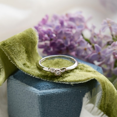 Zásnubní zlatý prsten s diamantem ROSNI