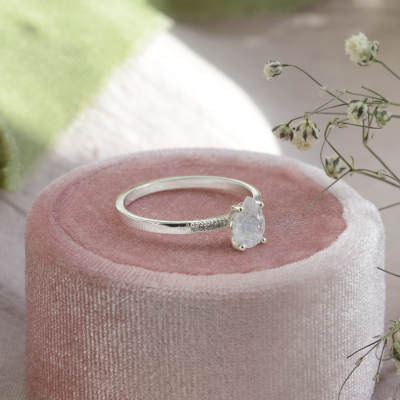Zlatý prsten s měsíčním kamenem a diamanty ROXANE