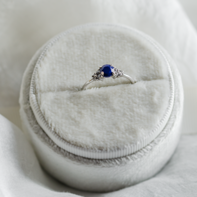 Zlatý prsten s centrálním lapis lazuli a diamanty ROYAL