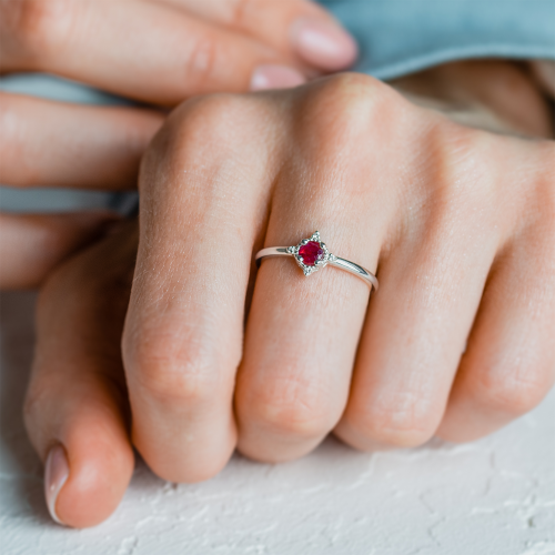 Gold ring with ruby and diamonds RUBY