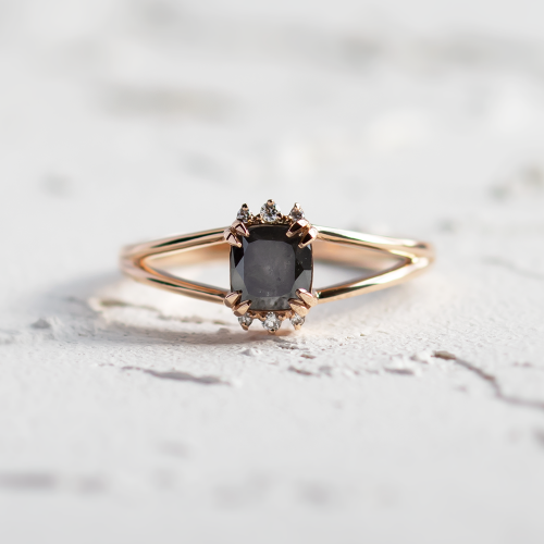 Originální prsten se salt and pepper a přírodními diamanty SALOMINA