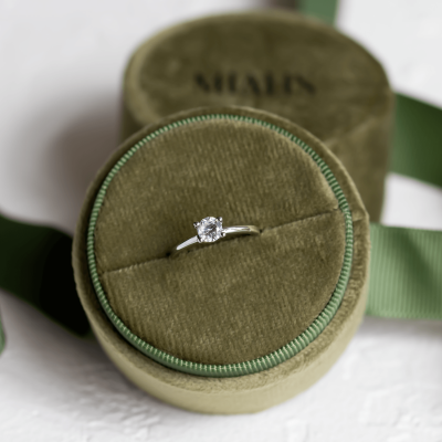 Zásnubní zlatý diamantový prsten SEMLE