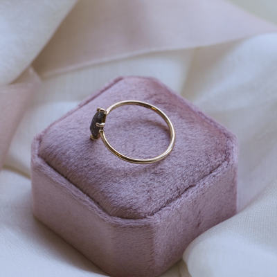 Gold ring with hexagon salt and pepper diamond SIA
