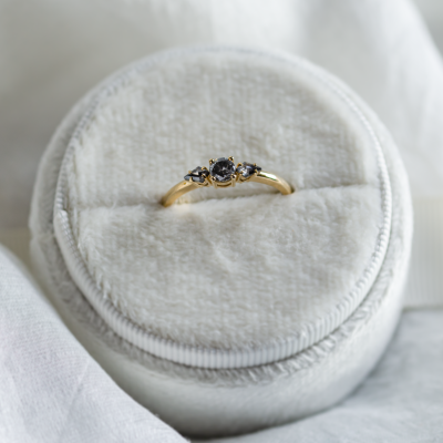 Gold ring with three salt and pepper diamonds SOARIS