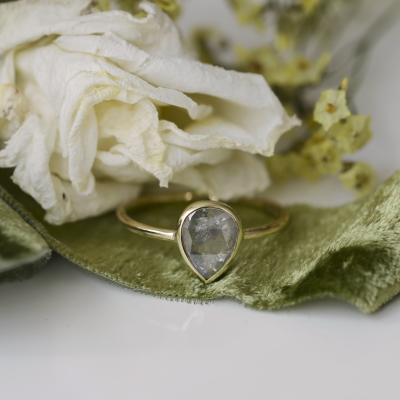Gold unusual ring with pear salt and pepper diamond SONIA