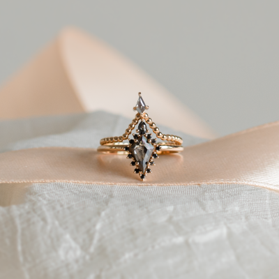 Gold engagement set with salt and pepper diamonds SOPHIE