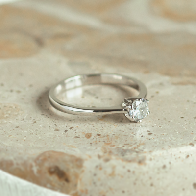 Classic engagement ring with lab-grown diamond STAMO