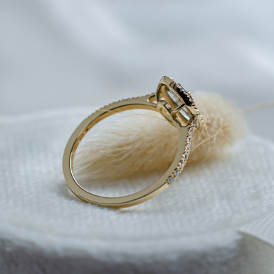 Elegant halo ring with salt and pepper diamonds TANANAI