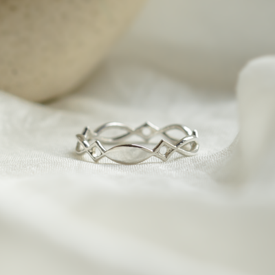 Gold celtic knot ring TARANIS