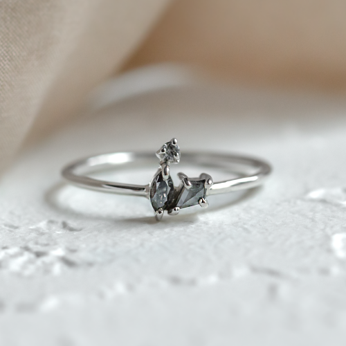 Original ring in cluster style with galaxy diamonds TAYA