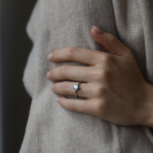 Gold ring with moonstone TONI