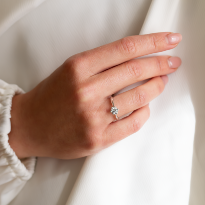 Engagement ring with 0.5ct lab grown diamond TRINIE