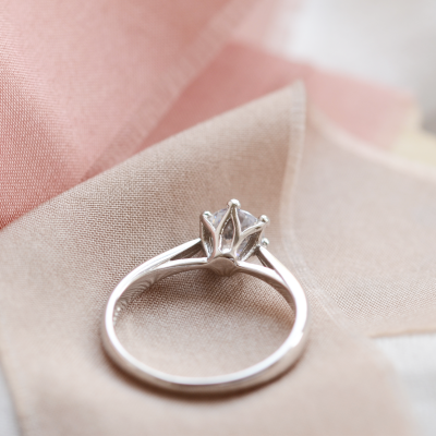 TRINO classic engagement diamond ring 0.3ct