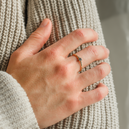 Minimalist engagement ring with salt and pepper diamonds TROIS