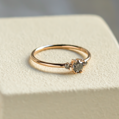 Minimalist engagement ring with salt and pepper diamonds TROIS