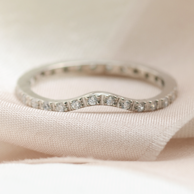 Zlatý eternity prsten s diamanty Tiernan