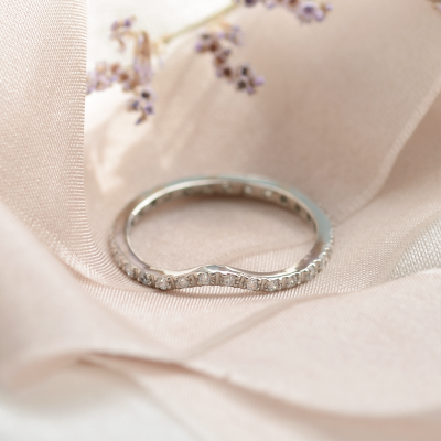 Gold eternity ring with diamonds Tiernan