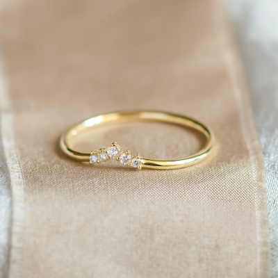 Minimalist curved diamond wedding ring UMA