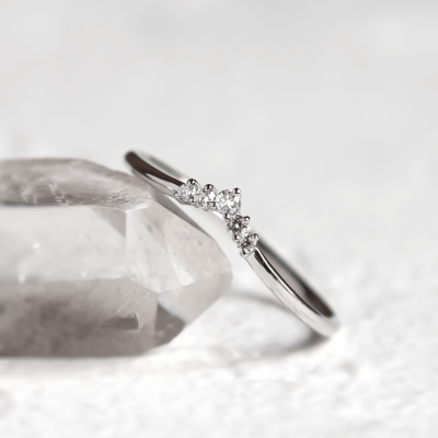 Minimalist curved diamond wedding ring UMA