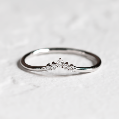 Vykrojený minimalistický prsten s diamanty UMA