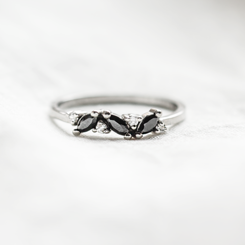 Gold ring with marquise black and classic diamonds VALLO