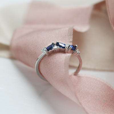 Gold ring with sapphires and round diamonds VALLY