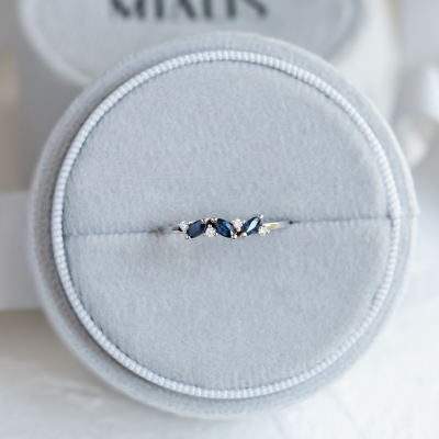 Zlatý prsten se safíry a kulatými diamanty VALLY