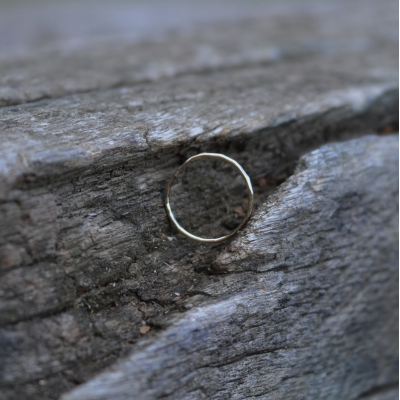 Gold ring with diamond with engraving heart VENI