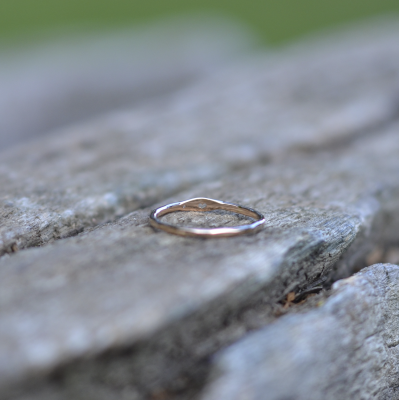 Gold ring with diamond with engraving heart VENI