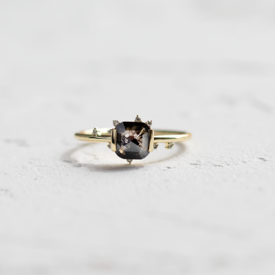 Prsten se salt and pepper a klasickými diamanty WINNIE