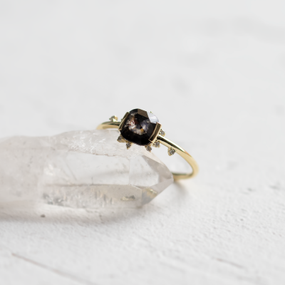 Prsten se salt and pepper a klasickými diamanty WINNIE