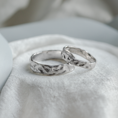 Original wedding rings with organic structure ANJA