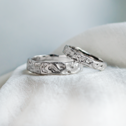 Original wedding rings with organic structure ANJA