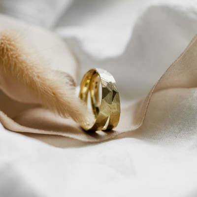 Gold hammered wedding rings BOMM